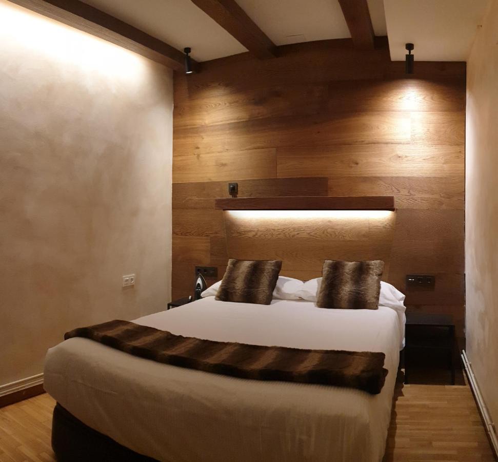 Casa Matilda - Apartamento Con Chimenea, Vistas, Rustico-Elegante En El Centro Sant Joan de les Abadesses Εξωτερικό φωτογραφία